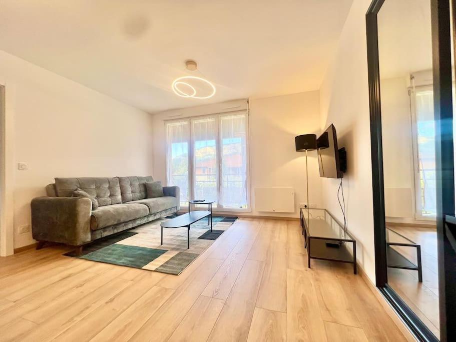 T3 Carducci Terrasse Apartment Бонвил Екстериор снимка